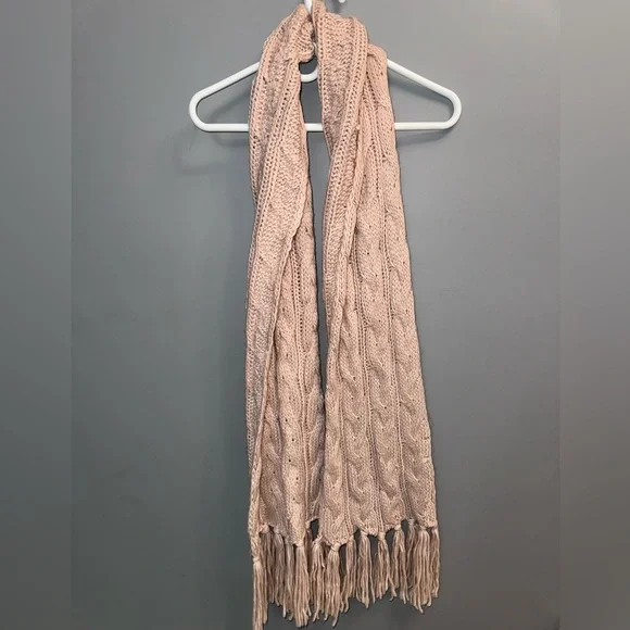 Scarfs - Picture 2 of 3